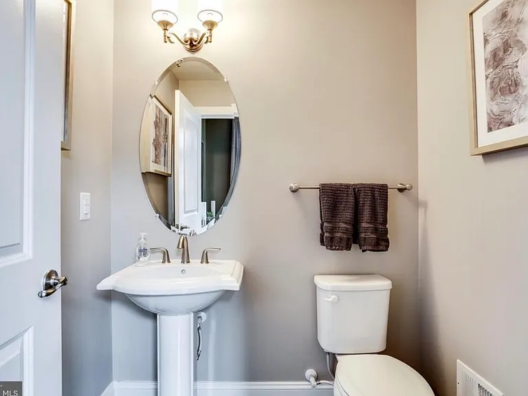 148 Merrimack Way — Photo 8