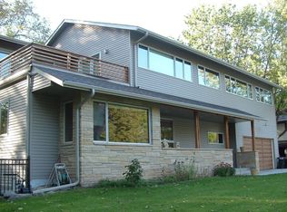 1811 Noble Dr, Golden Valley, MN 55422