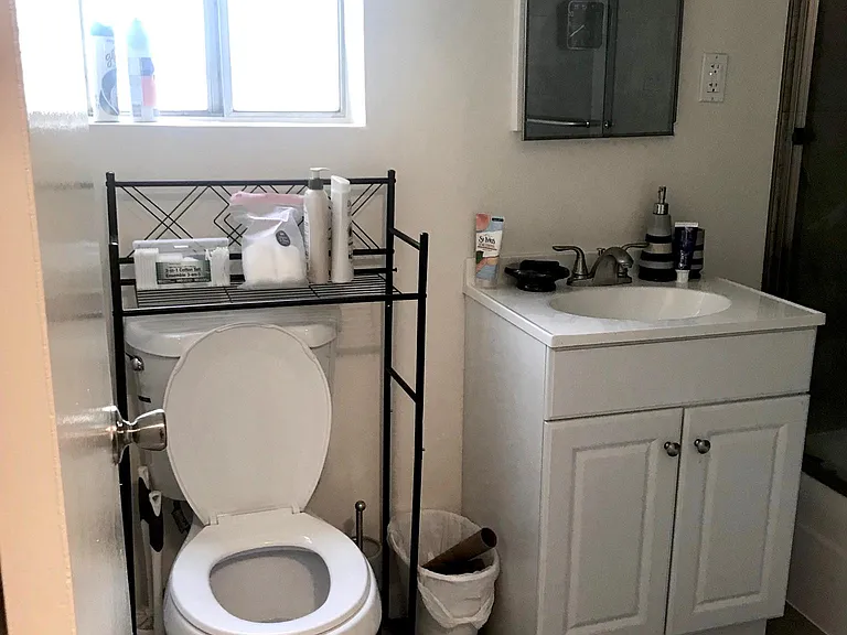 1938 S Garth Ave #3 — Photo 9