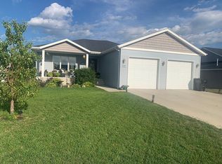 3077 Whitlow St, Bismarck, ND 58504