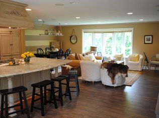 77 Valley View Rd, Long Lake, MN 55356