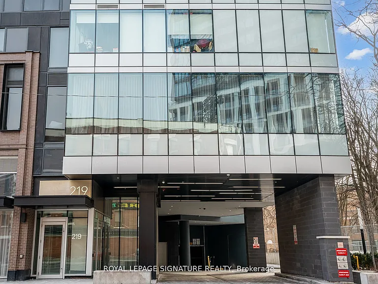 219 Dundas St E #810 — Photo 2
