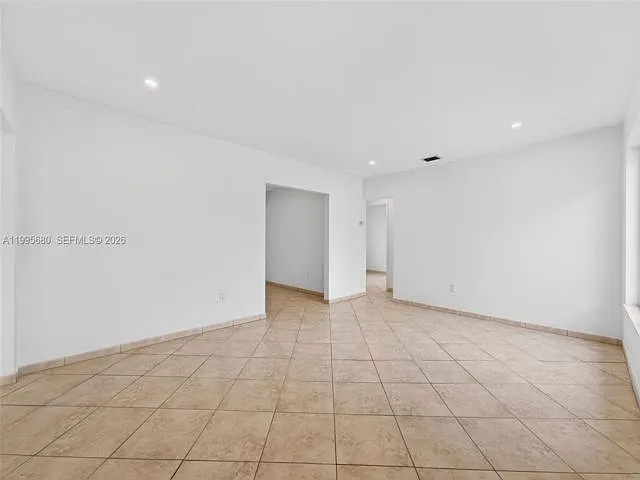 6447 SW 10th St — Photo 18