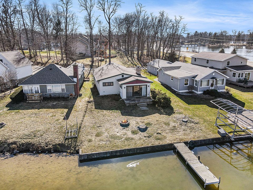 51353 Summit St, Paw Paw, MI 49079 Zillow