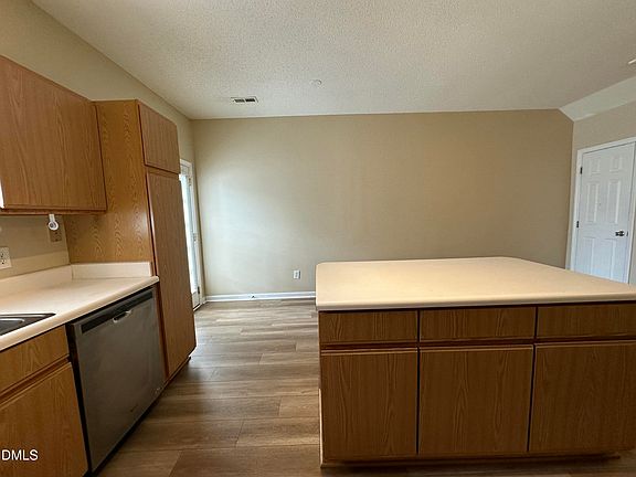 3rd image of 312 Commons Dr