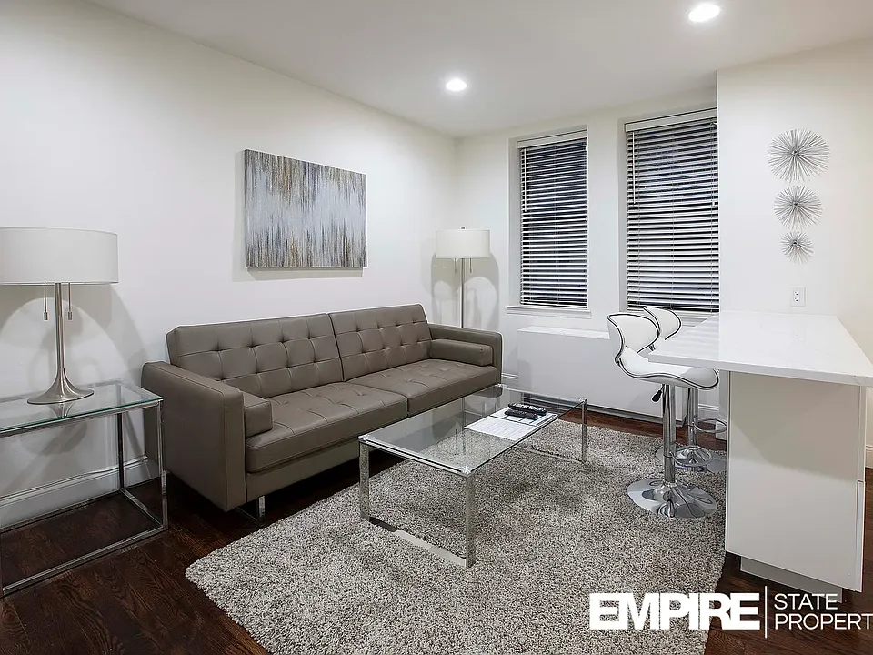 150 W 51st St #929