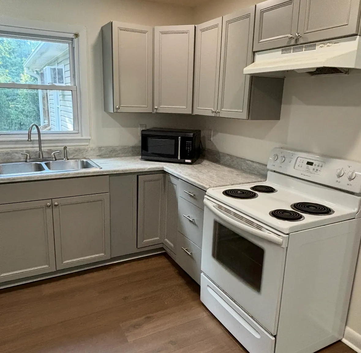 3 bed, 1468 sqft, $2,500 — Photo 4