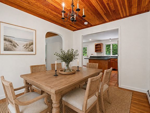 4th image of 26 Foster St