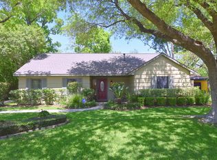 4842 Kingfisher Dr, Houston, TX 77035