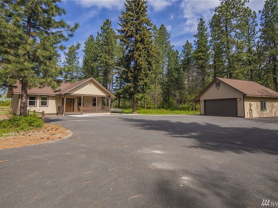 End of private drive on 3acres