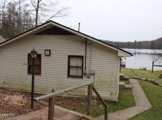 800 Kimberly Dr NE, Sparta, MI 49345