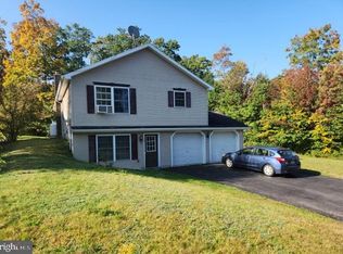 55 Mountain Rd, Mountain Top, PA 18707