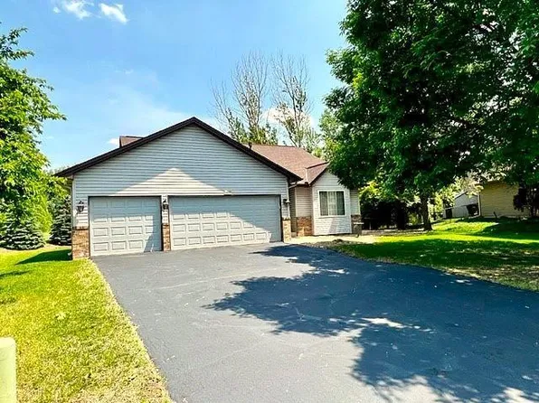 4405 Impatiens Ave N, Brooklyn Park, MN 55443