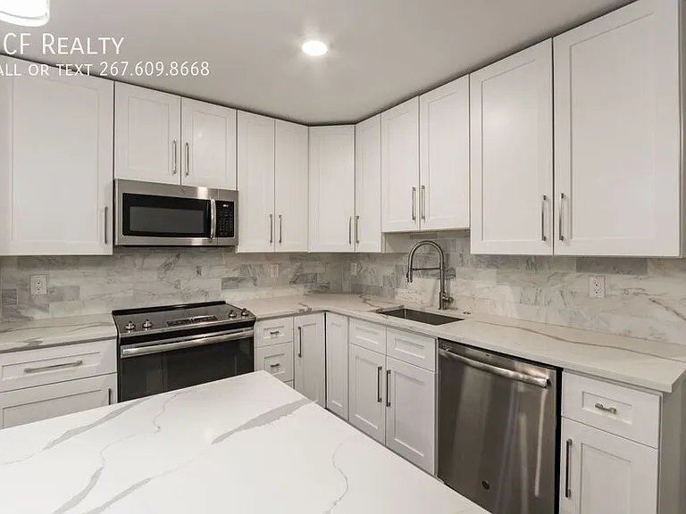 751 N 20th St #4 — Photo 6