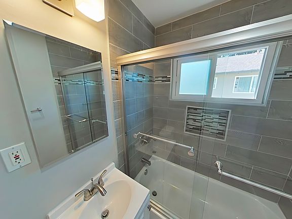 4th image of 710 Coleman Ave APT 5