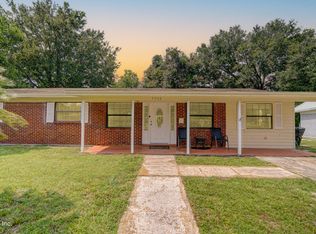 7713 Lauderdale Dr N, Jacksonville, FL 32277