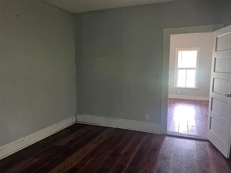 613 S Harrison Ln — Photo 10