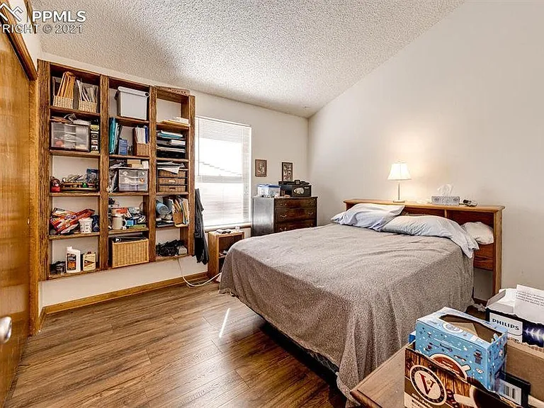 2nd Bedroom (Main Level)