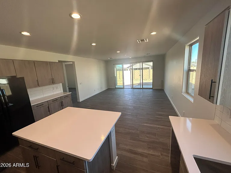 1626 E Evelyn St — Photo 18