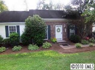 8530 Red Setter Ln, Charlotte, NC 28227