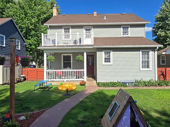 5th image of 604 8th St SW