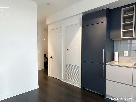 5th image of 319 Jarvis St #Penthouse 06