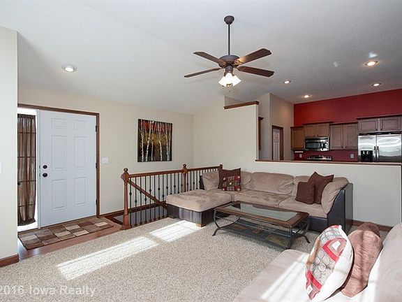 4th image of 894 NE Cherry Plum Dr