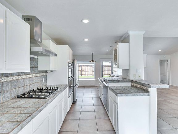 5th image of 7709 Shoal Creek Blvd