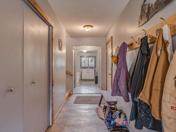 3rd image of 7884 N Saint Helen Rd