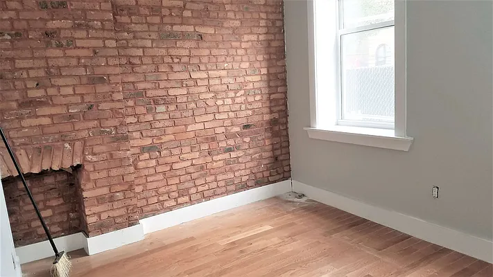 Rented by The Hamilton Group | media 6