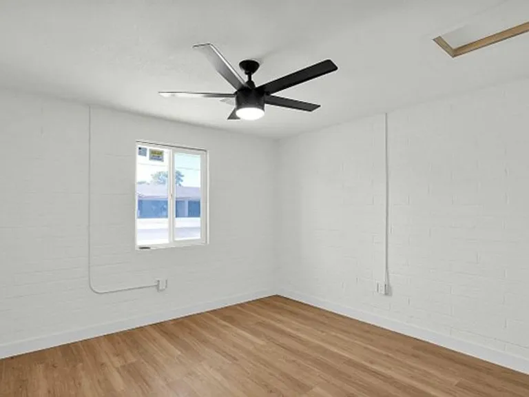 Newly Renovated 2 Bedroom, 1 Bath, with Stainless Appliances! — Photo 20