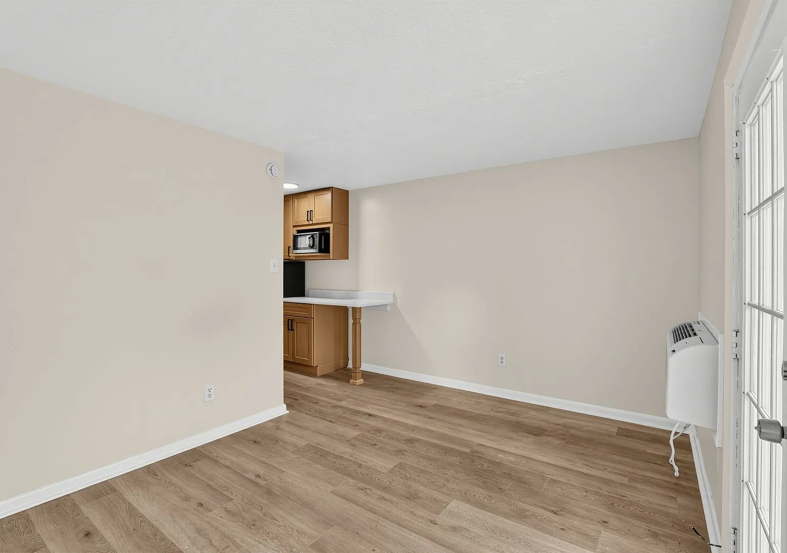 Renovated Runnemede Studio | Walk-In Closet + Updated Kitchen — Photo 4