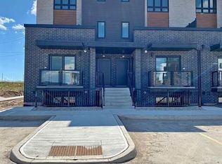 235 Chapel Hill Dr #33, Kitchener, ON N2R1N3