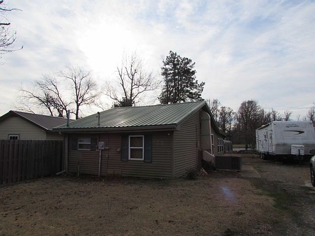 1st image of 20 Clubhouse Ln
