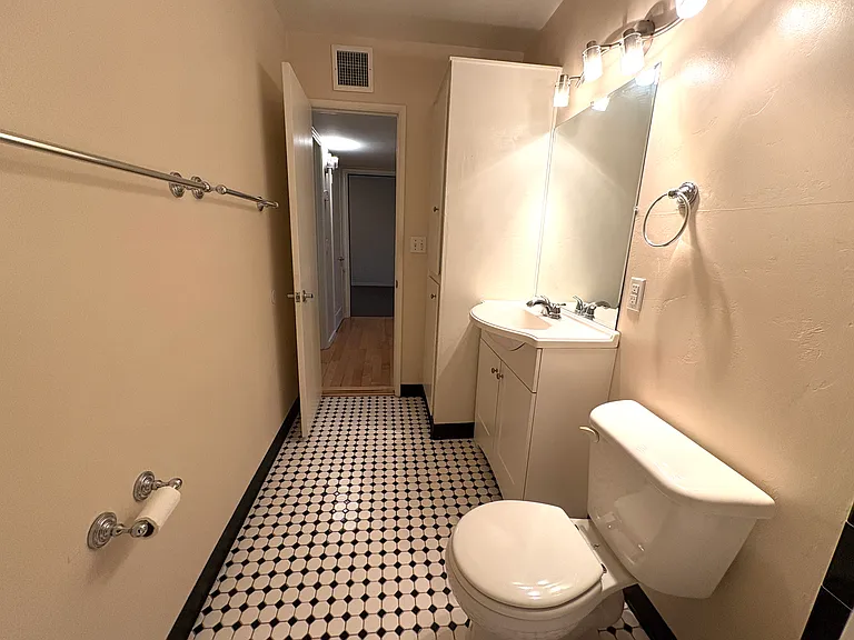 L6 — Photo 27