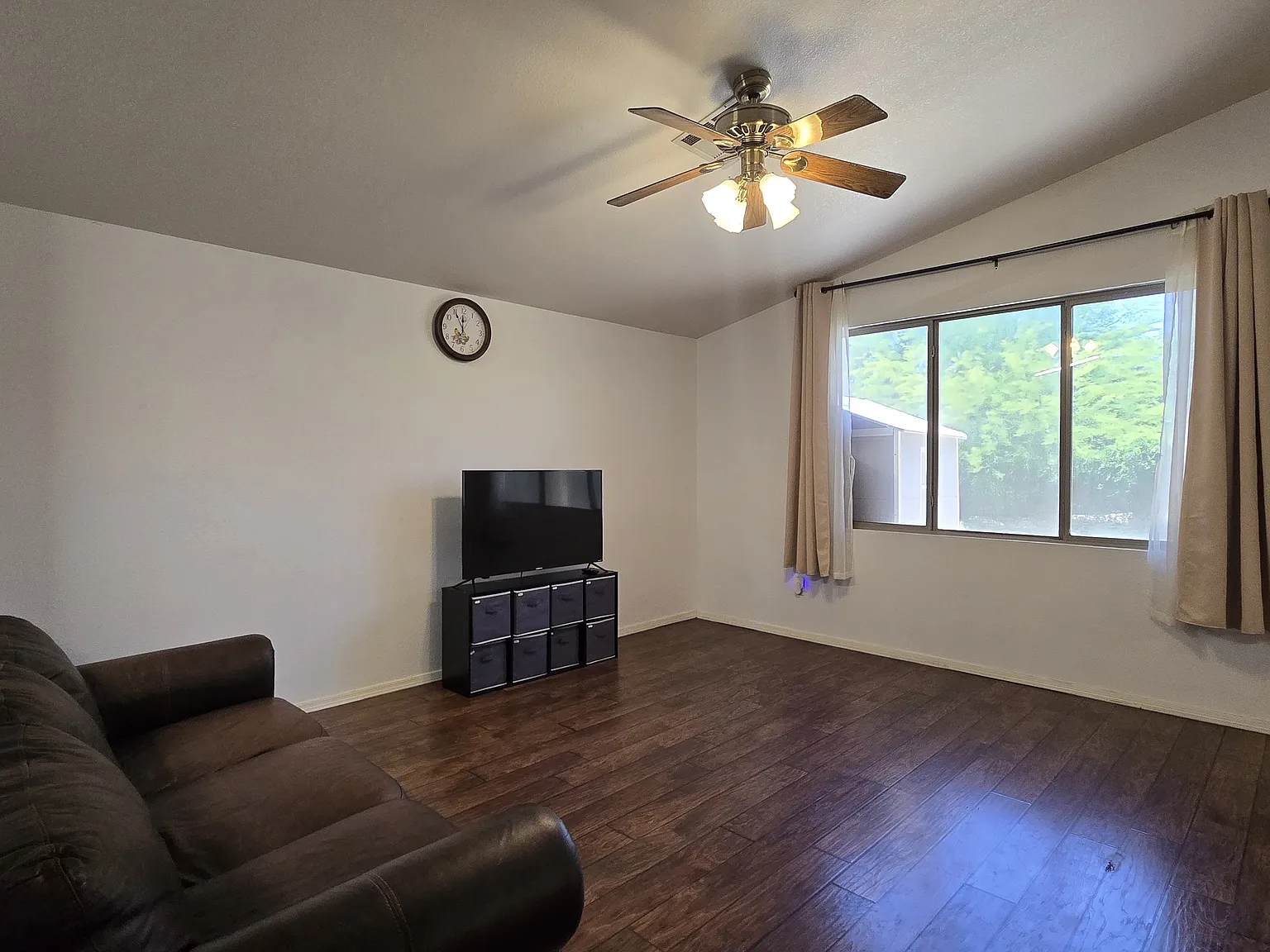 3 bed, 2.5 bath, 2290 sqft, $2,095 — Photo 4