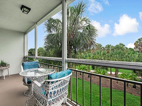 5th image of 6169 Balboa Circle Unit 302