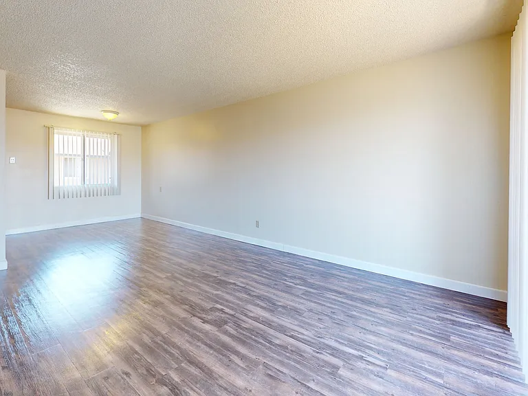 Pointe at Northridge — Photo 33