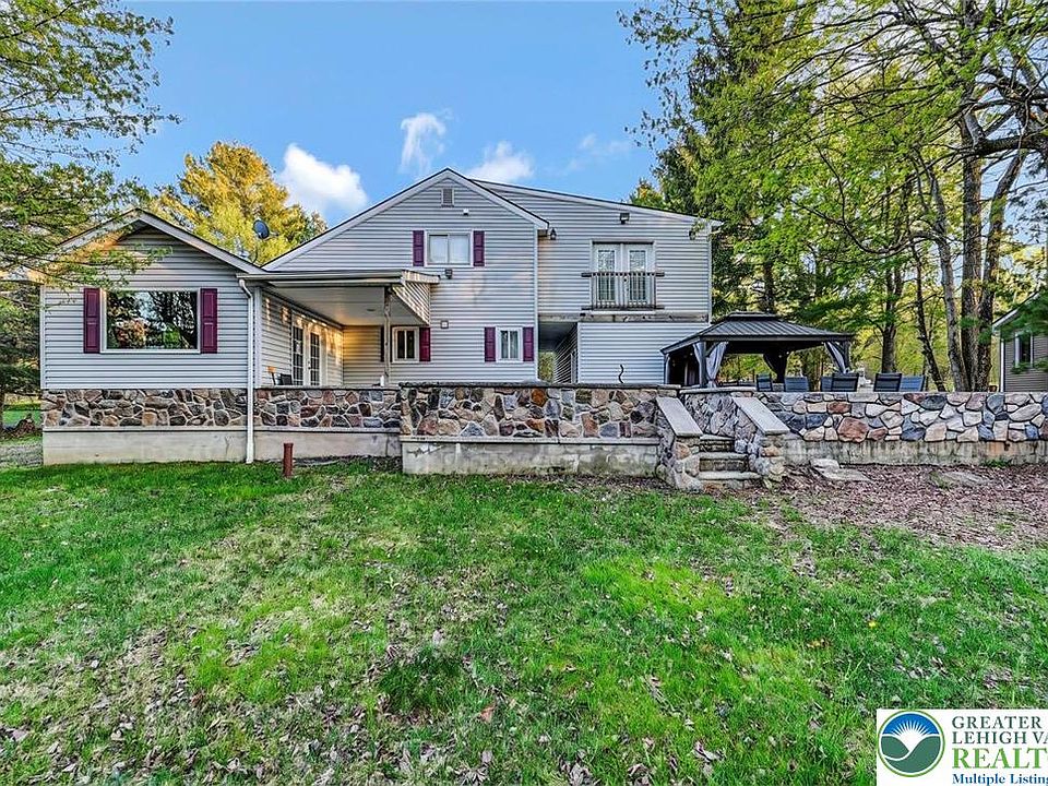 1st image of 61 Chapman Cir