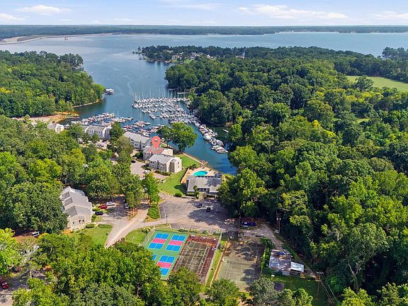 2nd image of 238 Shoreline Dr