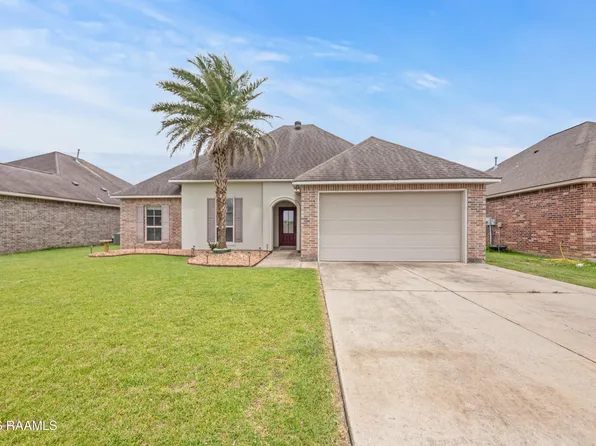 102 Agrarian Ave, Rayne, LA 70578