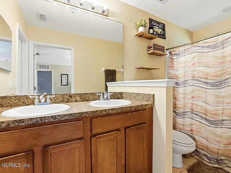45084 Ingleham Cir — Photo 17