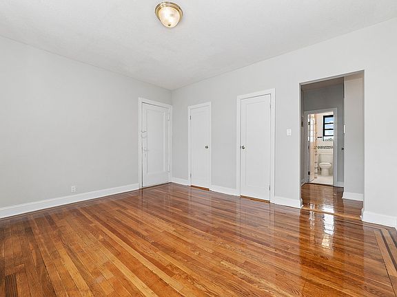 3rd image of 10420 115th St APT 3D