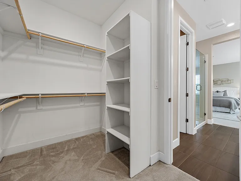 464 E Yarrow Pl — Photo 29