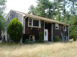 10 Meadow Ln, Lakeville, MA 02347