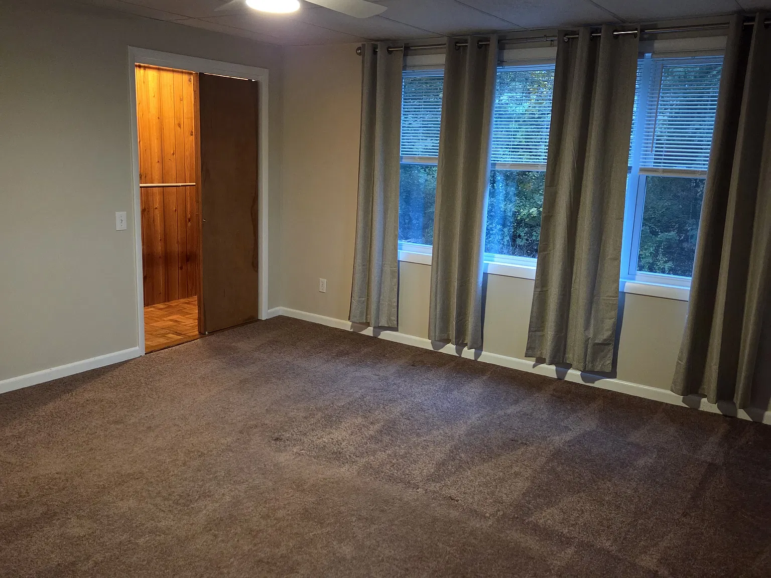 3 bed, 1100 sqft, $2,000 — Photo 3