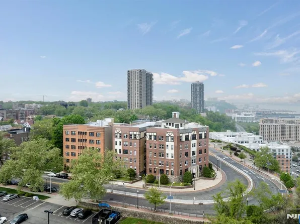7435 Boulevard E #309, North Bergen, NJ 07047