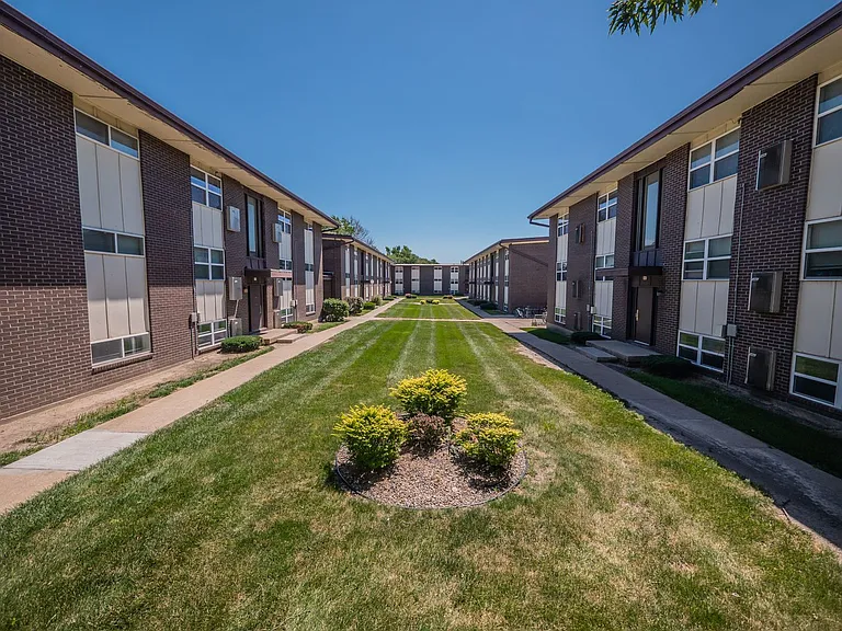Campus View Apartments — Photo 28