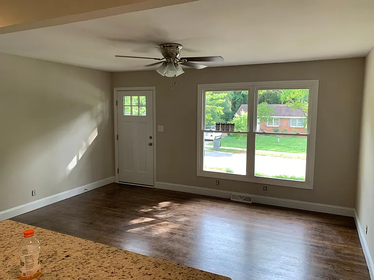 3901 Slagle Dr — Photo 8