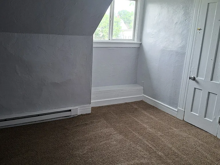 570 Broad St #3B — Photo 7